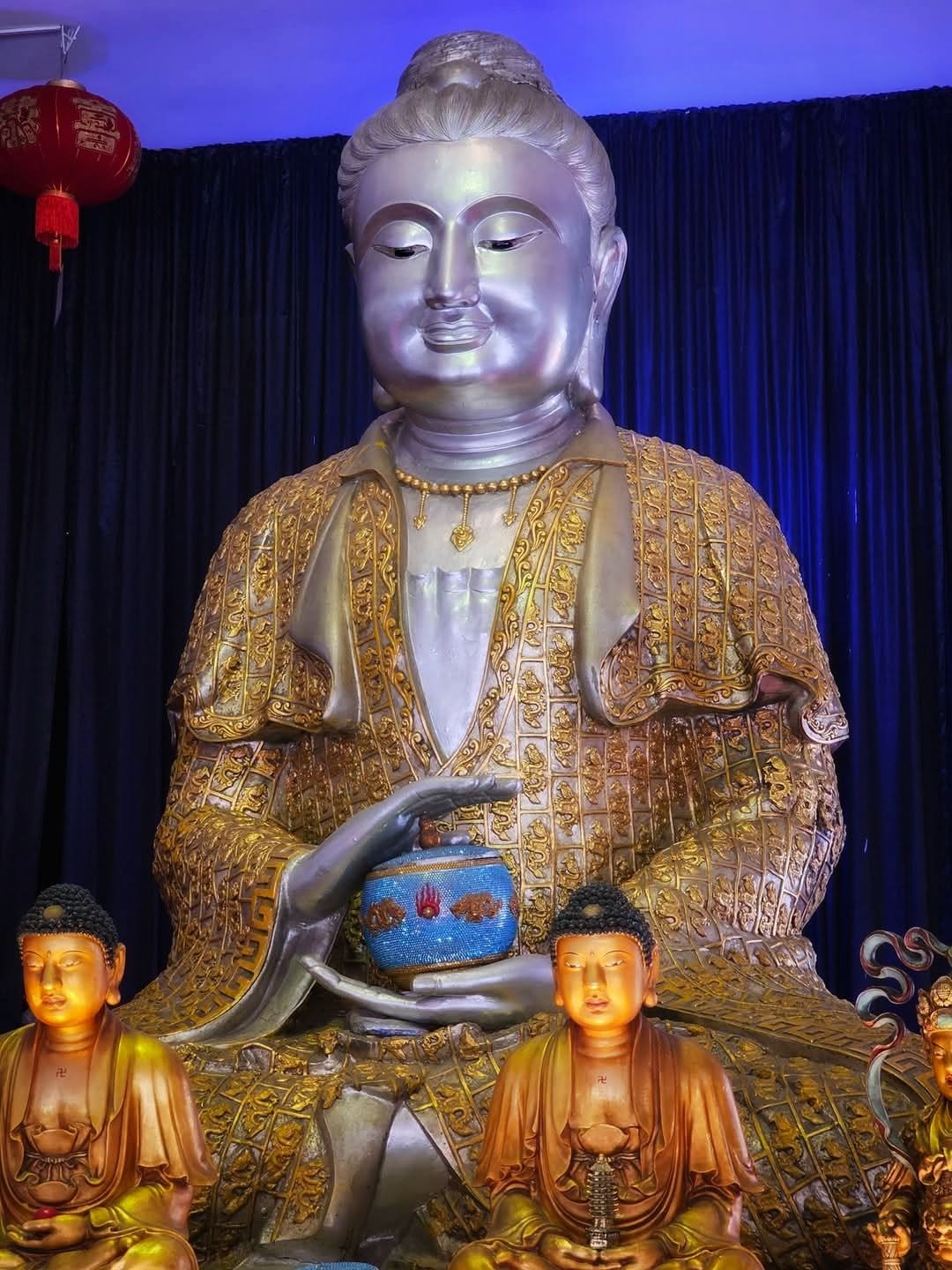 พระยูไลไภษัชยคุรุพุทธเจ้า
