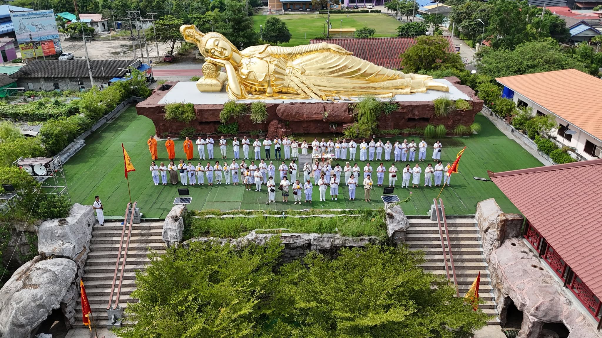ลานสักการะพระแม่กวนอิมปางเสวยสุข